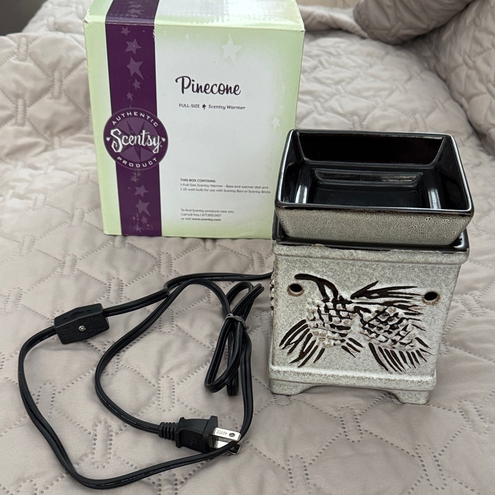 Scentsy Pinecone Full Size Warmer